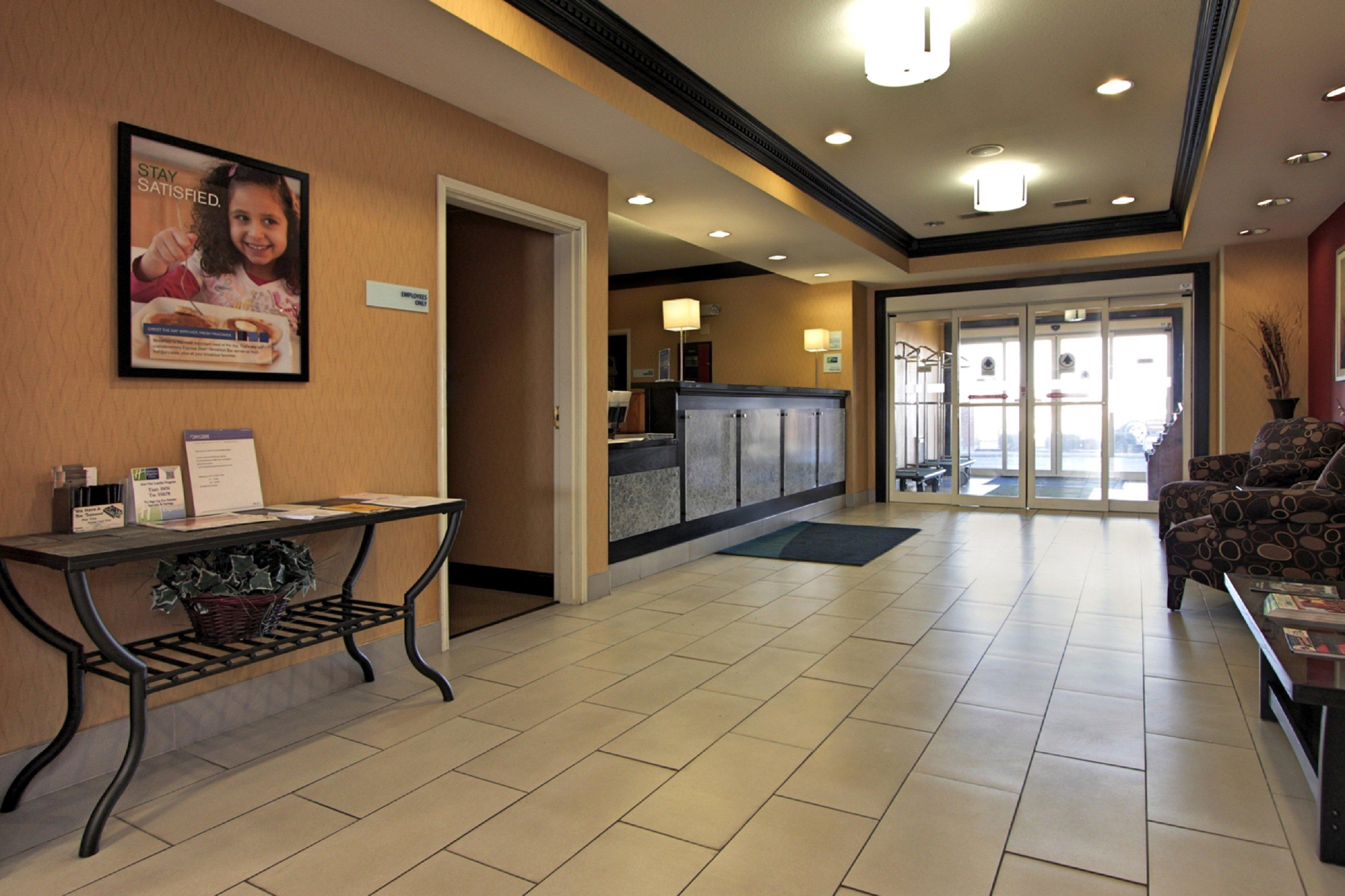 Holiday Inn Express Hotel & Suites Defiance By Ihg Bagian luar foto
